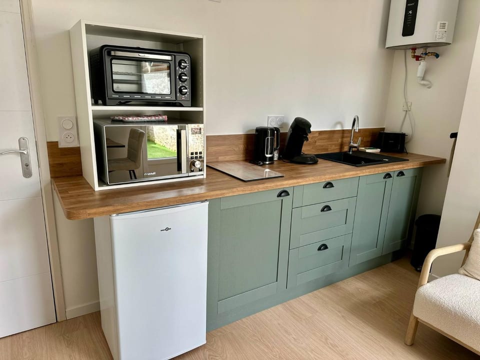 Kitchen or kitchenette, stove, kitchen