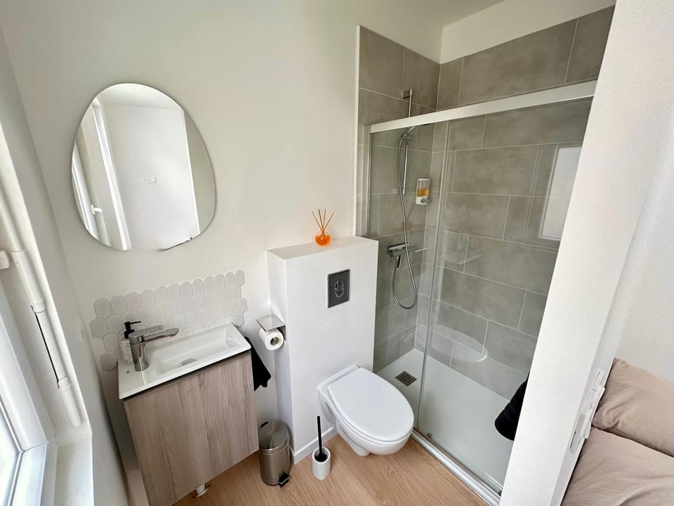 Shower, Toilet, Bathroom