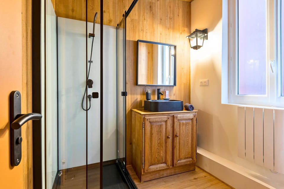 Shower, Bathroom