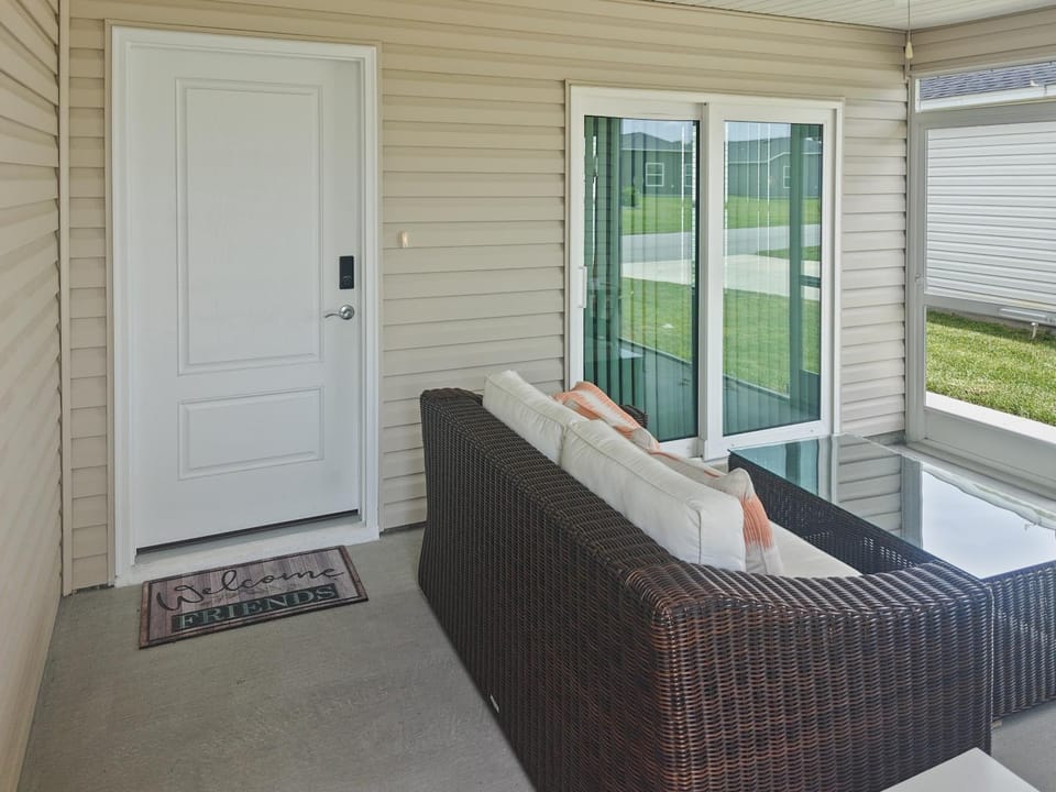Patio, Facade/entrance