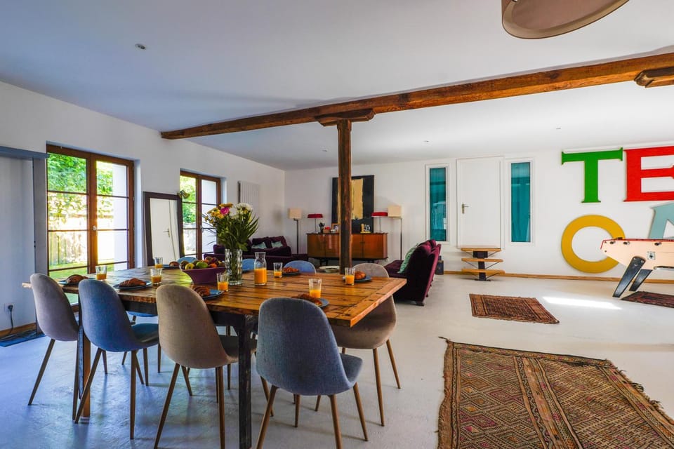 Living room, Dining area