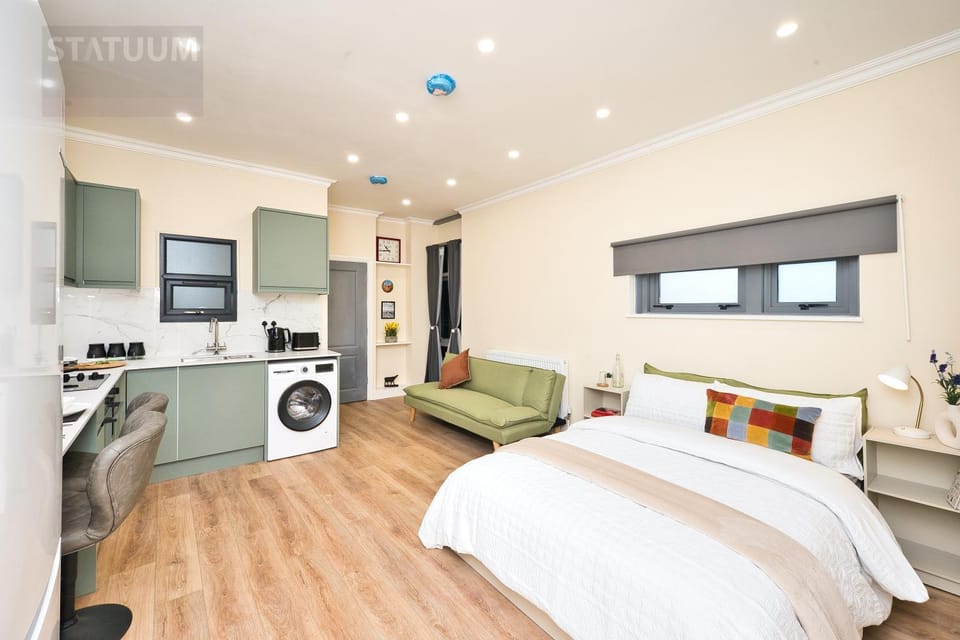 Bed, Photo of the whole room