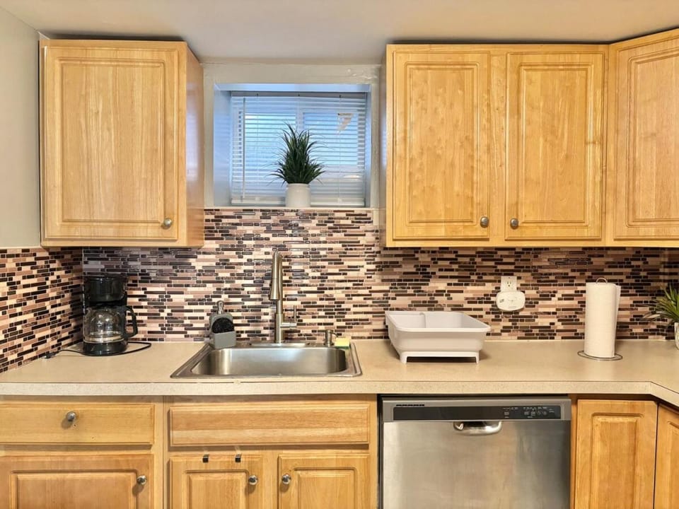 Coffee/tea facilities, Kitchen or kitchenette, dishwasher, oven, pet friendly, stove, toaster