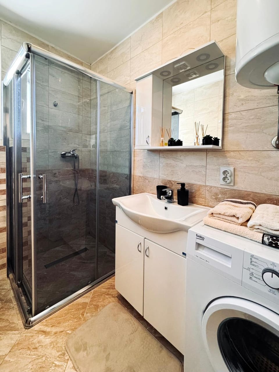 Shower, Bathroom, washing machine, dryer