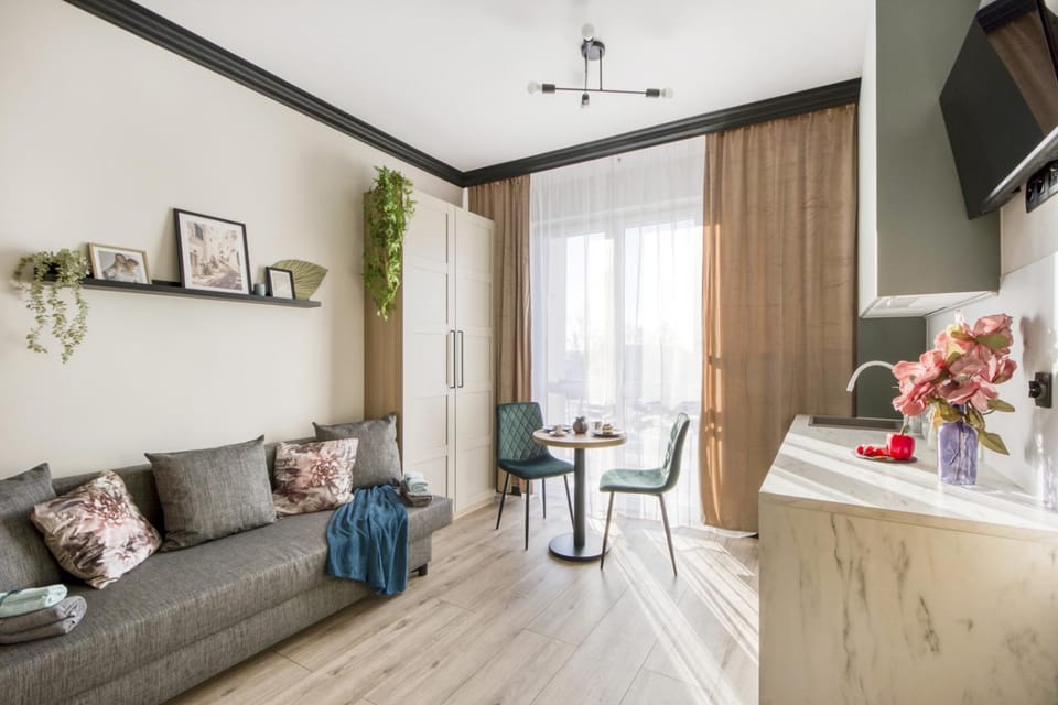 Kitchen or kitchenette, Living room, Seating area