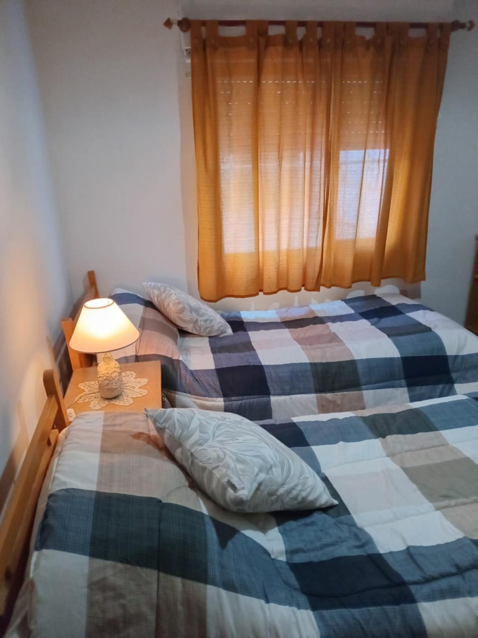 ALQUILER FAMILIAR , Depto 2 dormitorios, SE PAGA AL LLEGAR, ANTES NO, solo uso familiar, en planta baja Apartment in Neuquén Province, Argentina