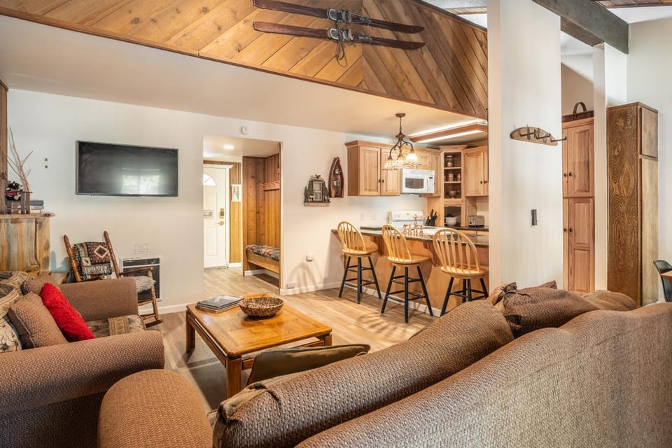 Sunshine Village 120 House in Mammoth Lakes