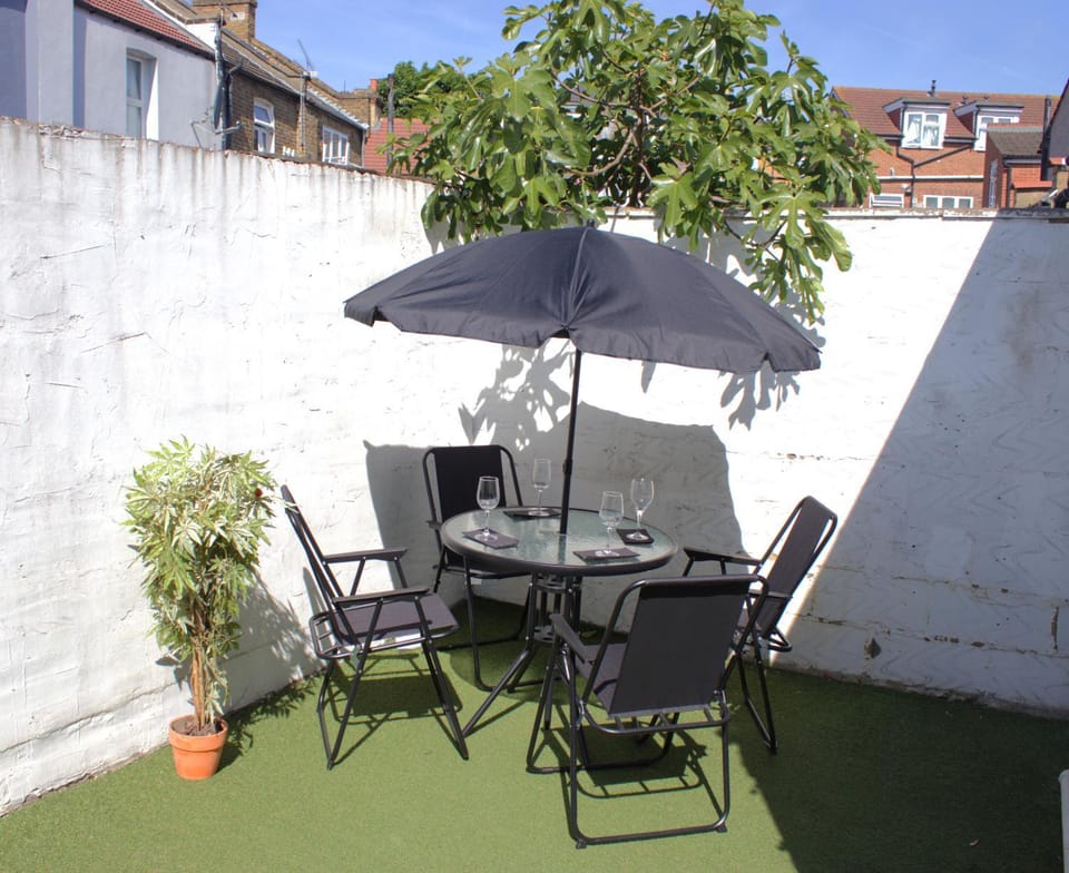 Patio, Garden, Dining area, Garden view