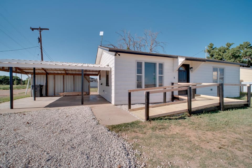 4 Mi to TTU: Remodeled Retreat w/ Fenced Yard! House in Lubbock