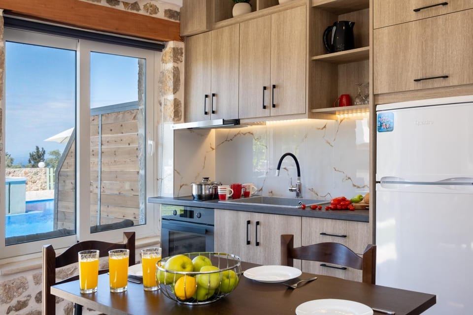 Kitchen or kitchenette, Living room