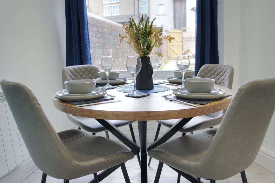 Living room, Seating area, Dining area