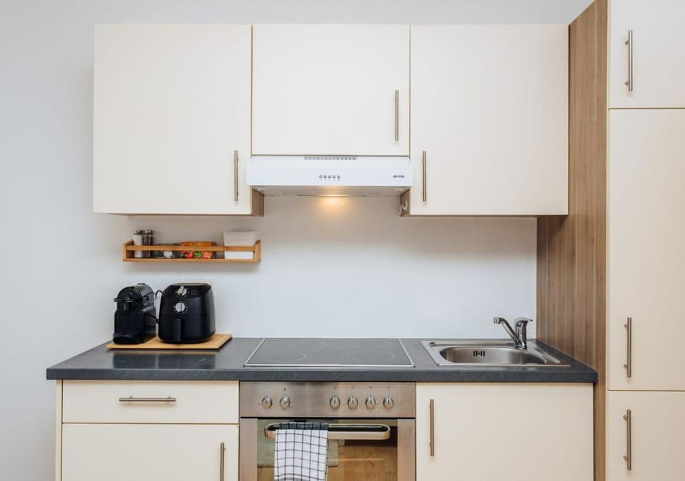 Coffee/tea facilities, kitchen