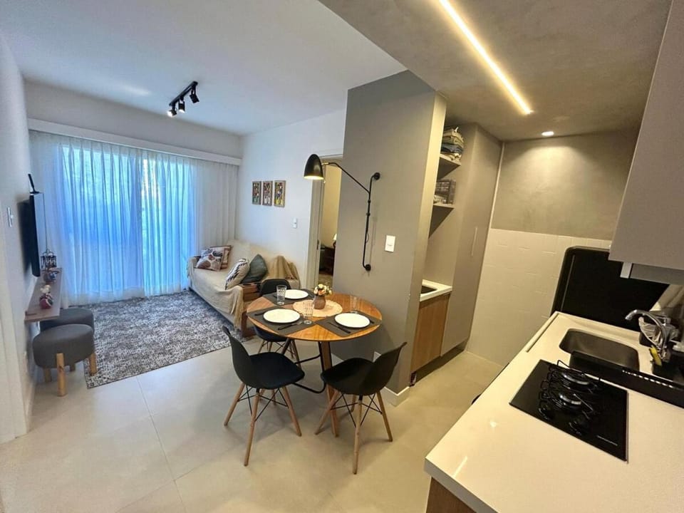 TV and multimedia, Kitchen or kitchenette, Living room, Seating area, Dining area