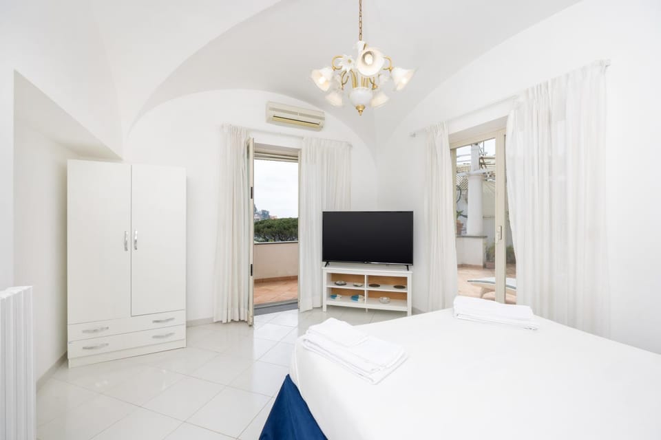 CapriGetaway - La Rosa Bianca House in Capri