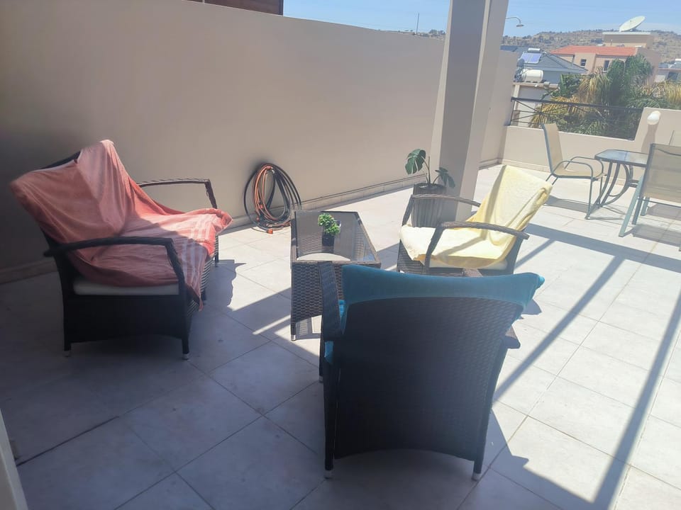 2 Bedroom Penthouse Apartment in Oroklini with Communal Pool Apartment in Oroklini