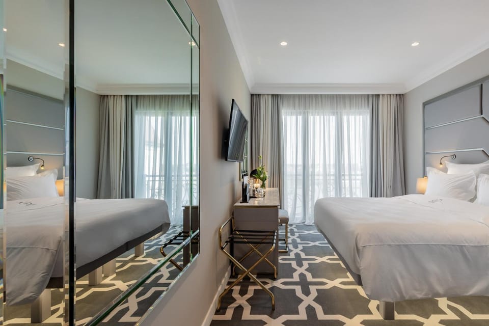 Bed, TV and multimedia, Photo of the whole room
