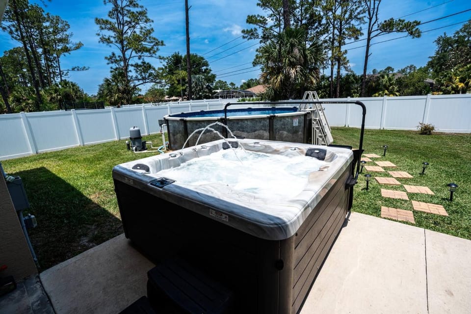 Spacious with Private Pool Ideal for Families House in Palm Coast
