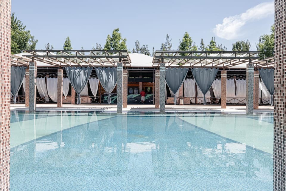 Pool view, Swimming pool
