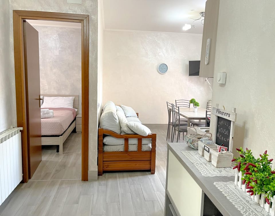 Bed, TV and multimedia, Kitchen or kitchenette, Living room, Photo of the whole room, Dining area, Bedroom, pet friendly, stove