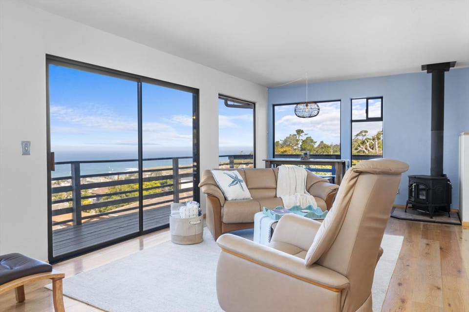 Ocean Song Monthly-Pet Friendly-Spring Special-Mar thru May House in Cambria