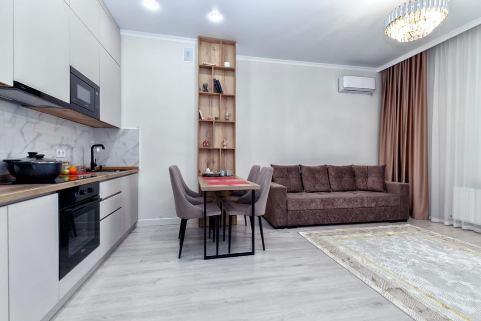 Kitchen or kitchenette, Seating area