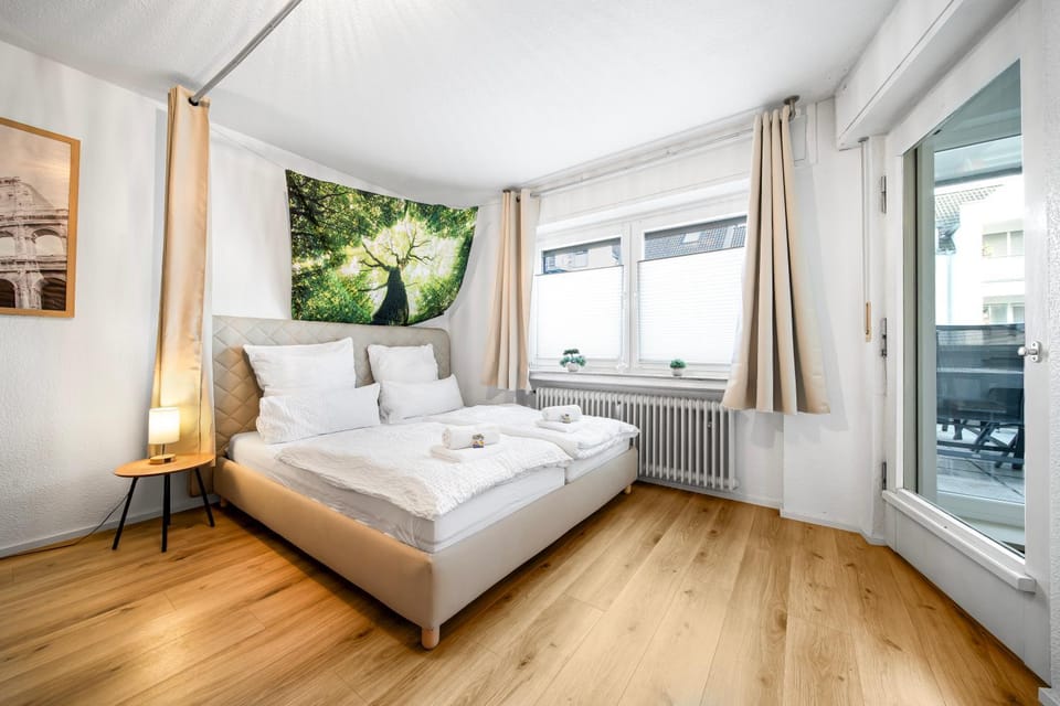 Bedroom, towels