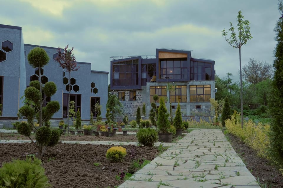 Property building, Day, Garden, Garden view