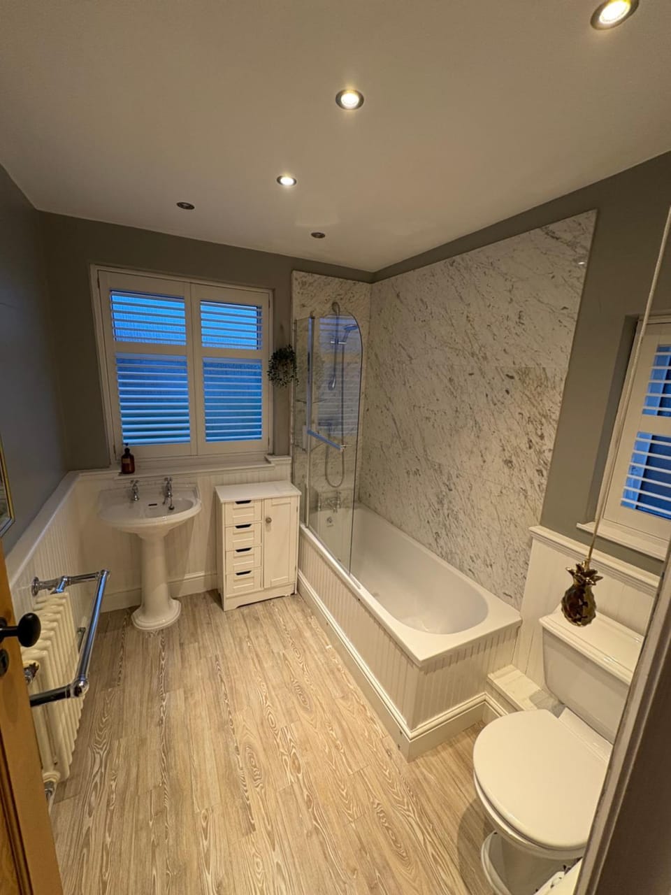 Shower, Toilet, Bathroom, Bath, towels