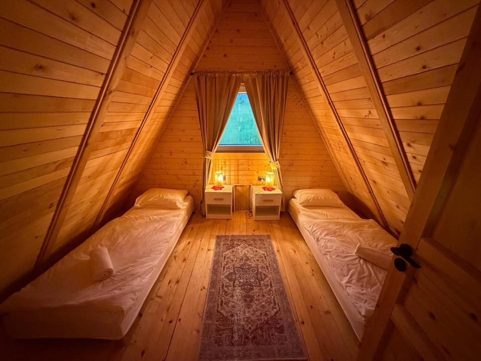 Forest Hillside Cabin Tarcin Cabin in Federation of Bosnia and Herzegovina
