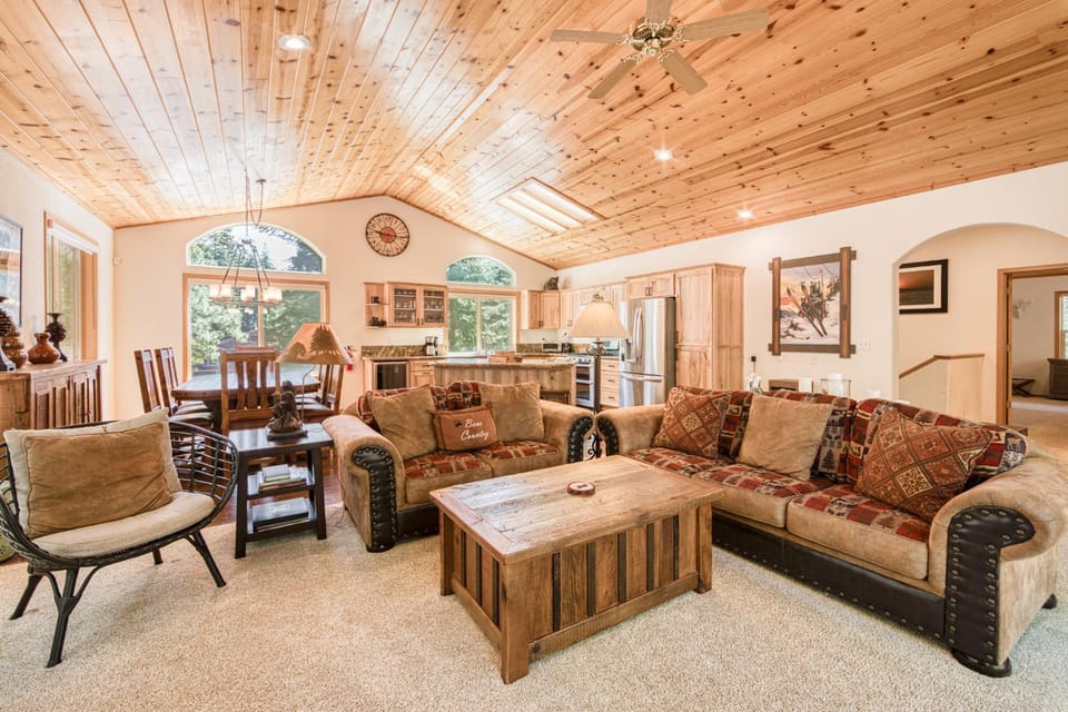 Jackpine Lodge at Tahoe Donner by Tahoe Getaways - Private Hot Tub w Foosball and HOA House in Truckee