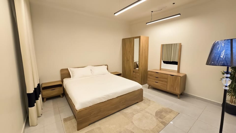 Bed, TV and multimedia, Photo of the whole room, Bedroom, hair dresser, wardrobe