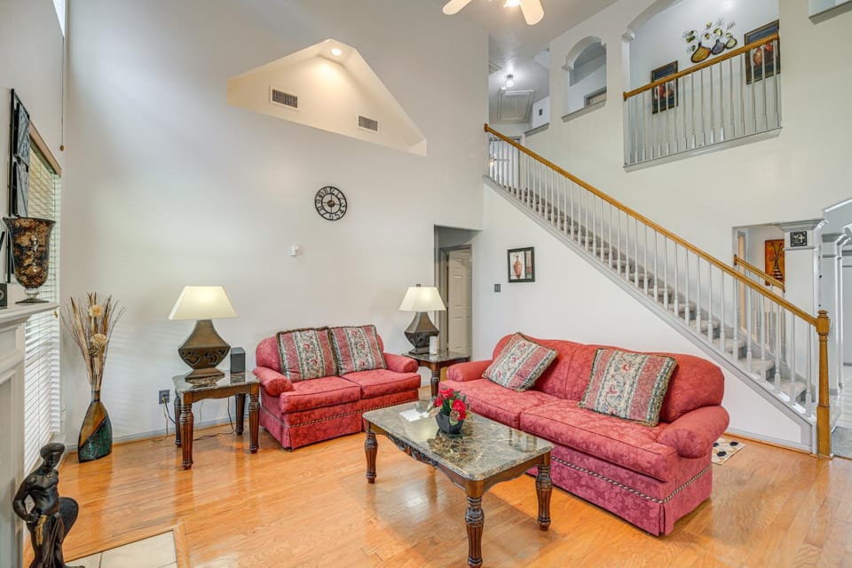 12 Mi to Dtwn Houston: Family-Friendly Home! House in Cloverleaf