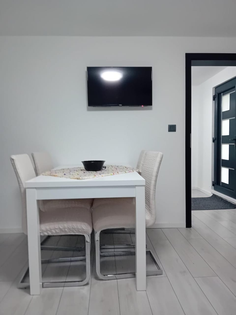 TV and multimedia, Dining area