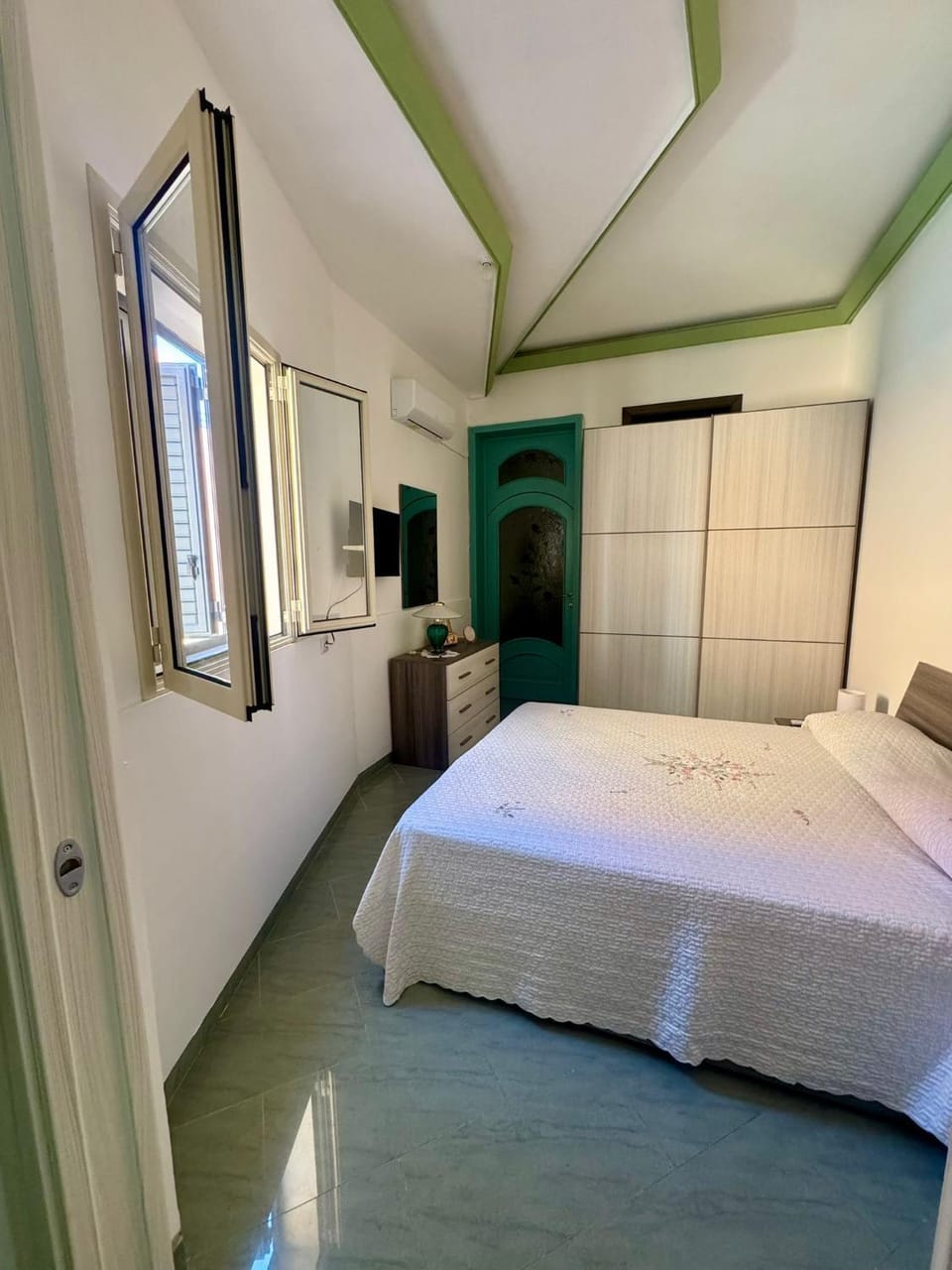 TV and multimedia, Bedroom, wardrobe