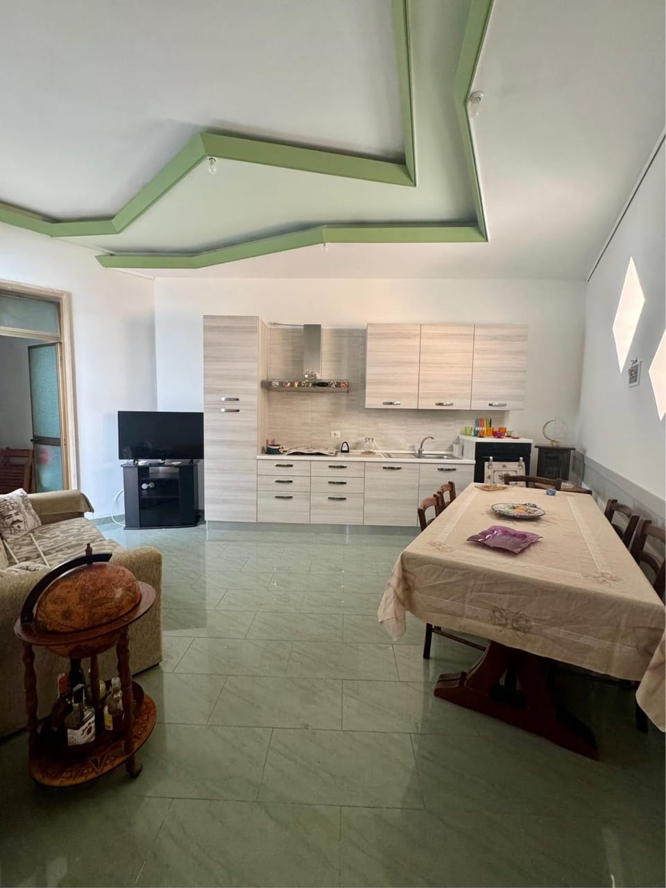 Kitchen or kitchenette, Living room, Dining area
