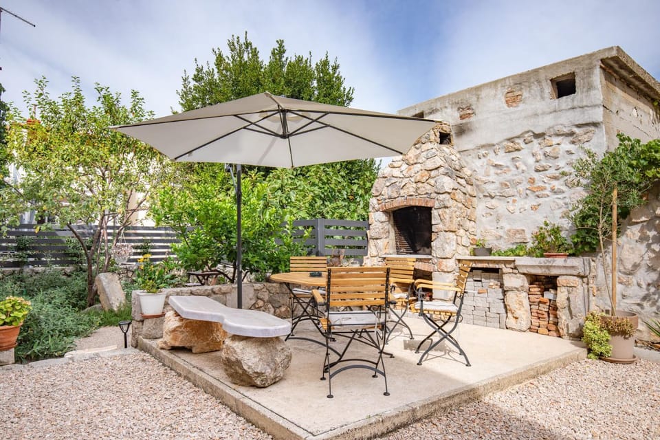 Patio, BBQ facilities, Balcony/Terrace