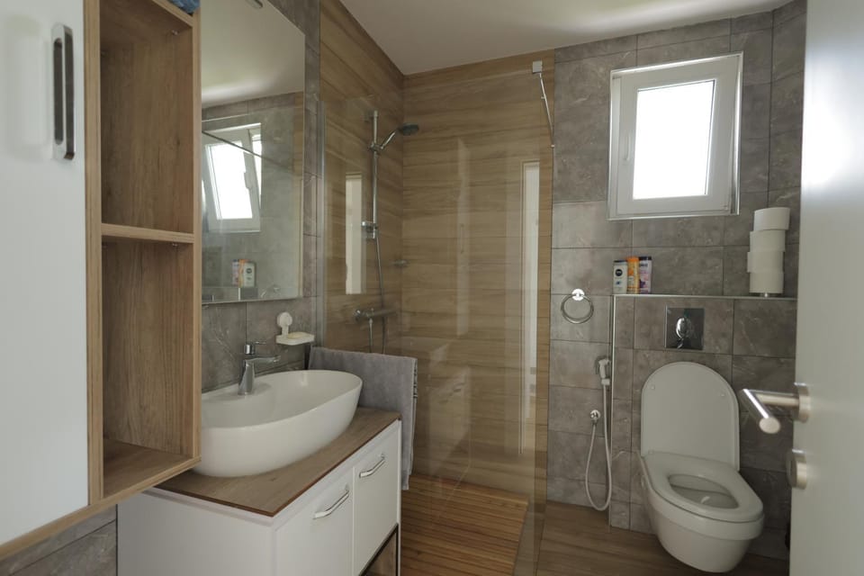 Shower, Toilet, Bathroom