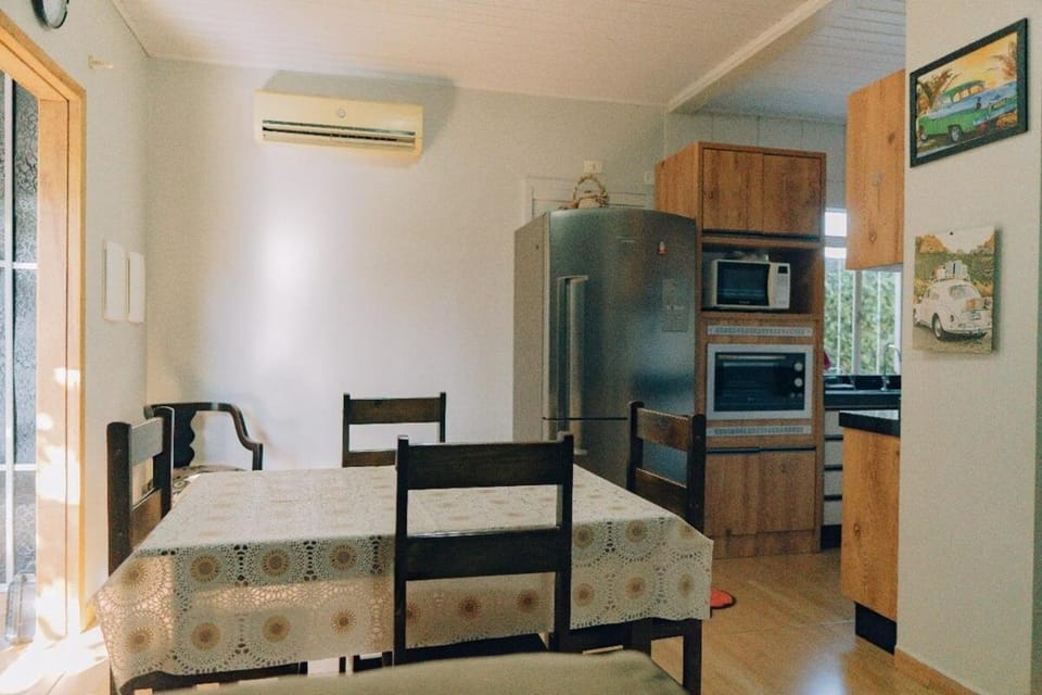 TV and multimedia, Kitchen or kitchenette, Seating area, oven, air conditioner