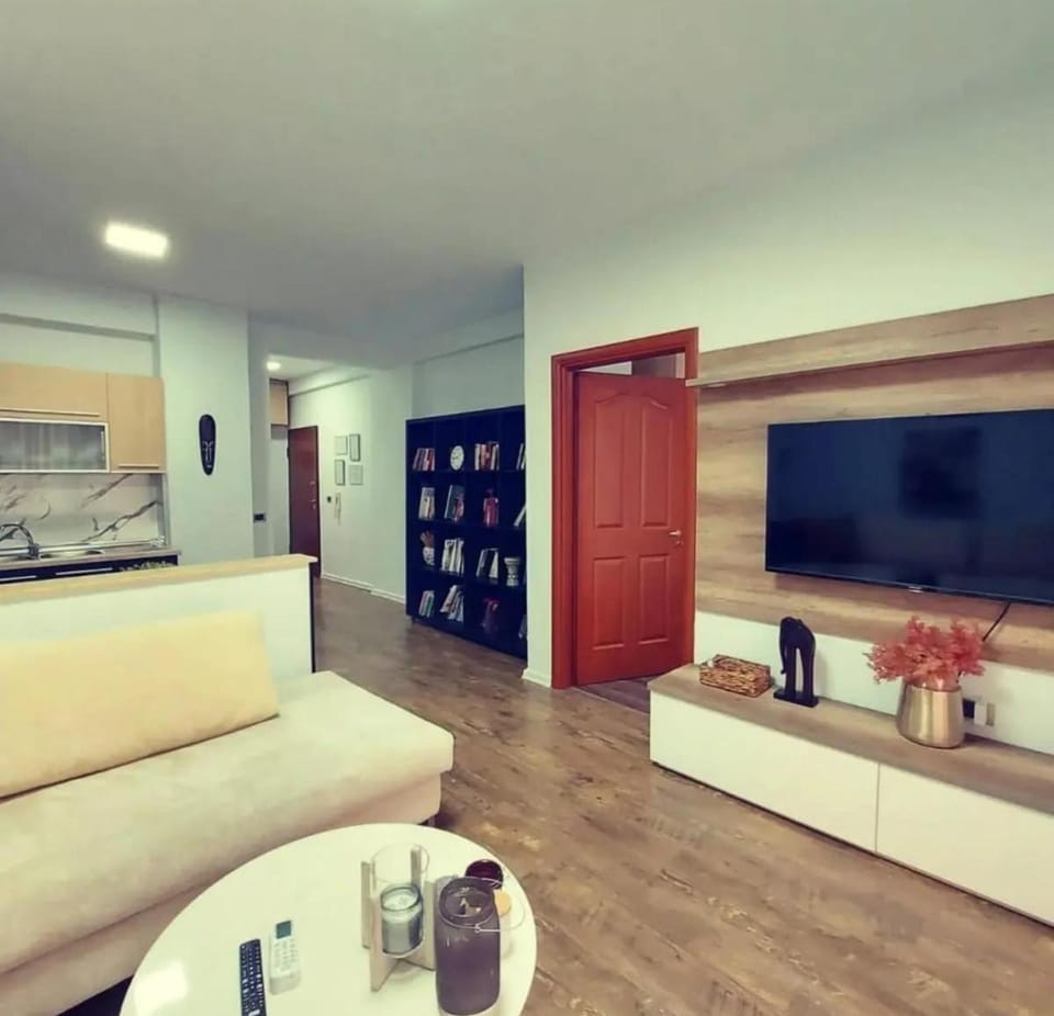 Communal lounge/ TV room, TV and multimedia, Kitchen or kitchenette, Dining area
