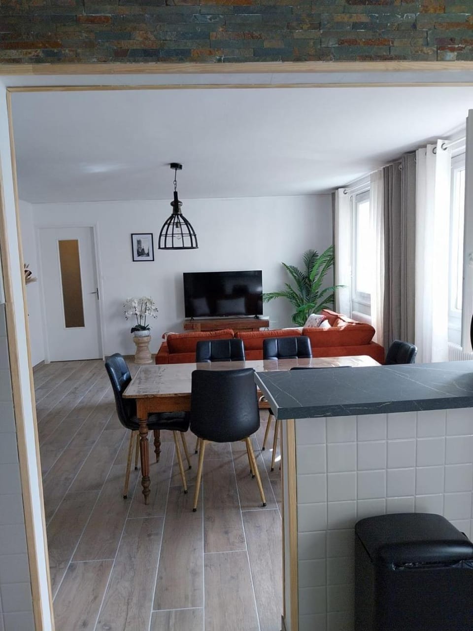 TV and multimedia, Living room, Dining area