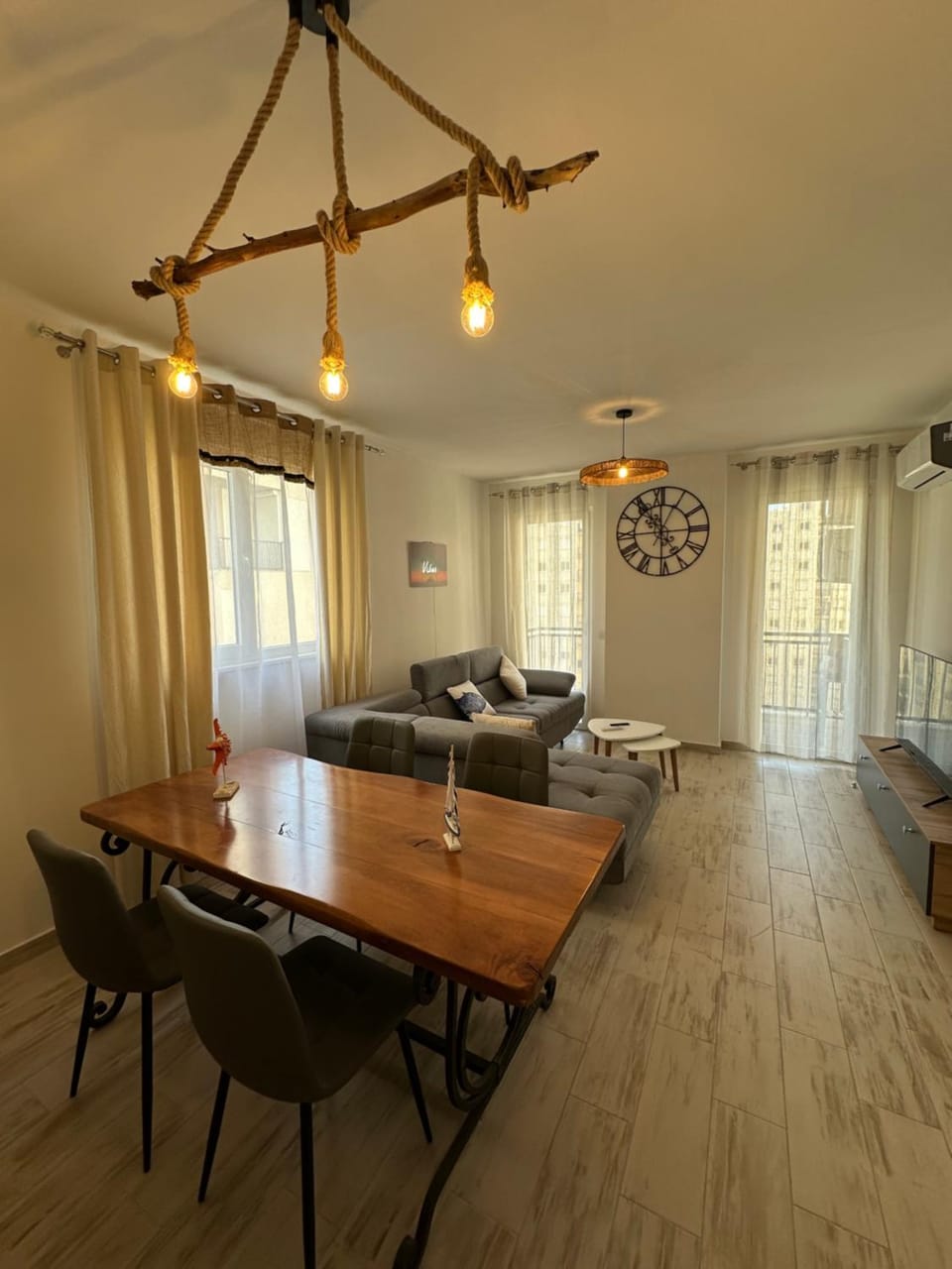 Living room, Dining area