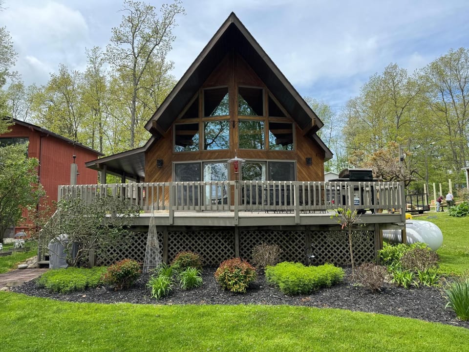 Lodge on Lamoka House in Keuka Lake