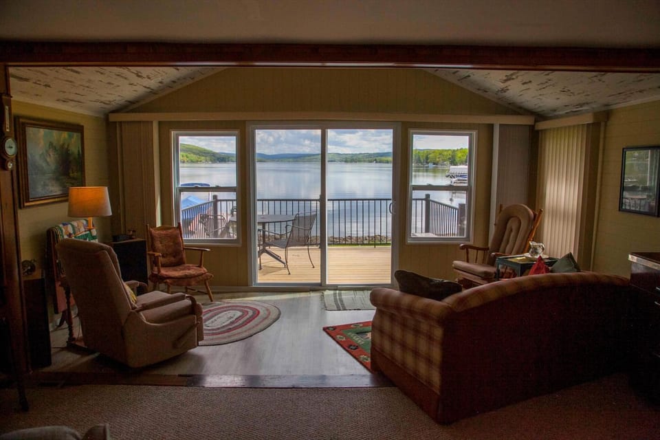 Nannie Bell's Cottage House in Keuka Lake