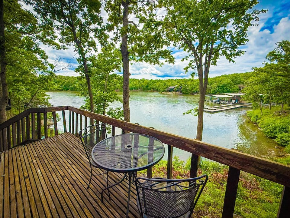 Lakefront Treetop Village 2BD3BADeckPool-6PP House in Village Four Seasons