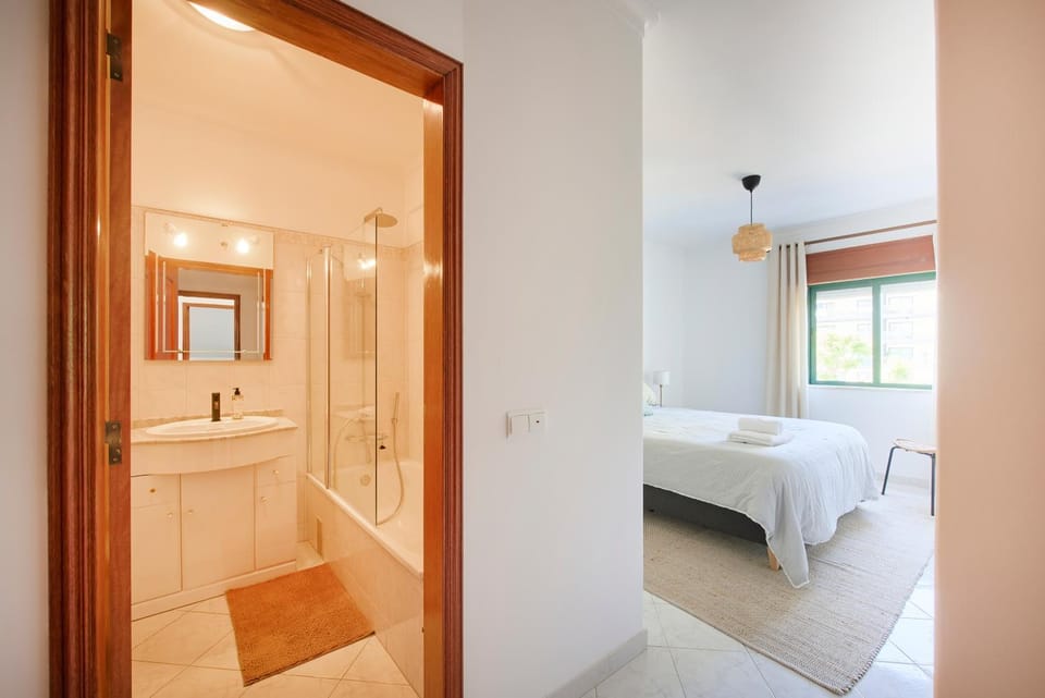 Bed, Bathroom, Bedroom, Bath, towels