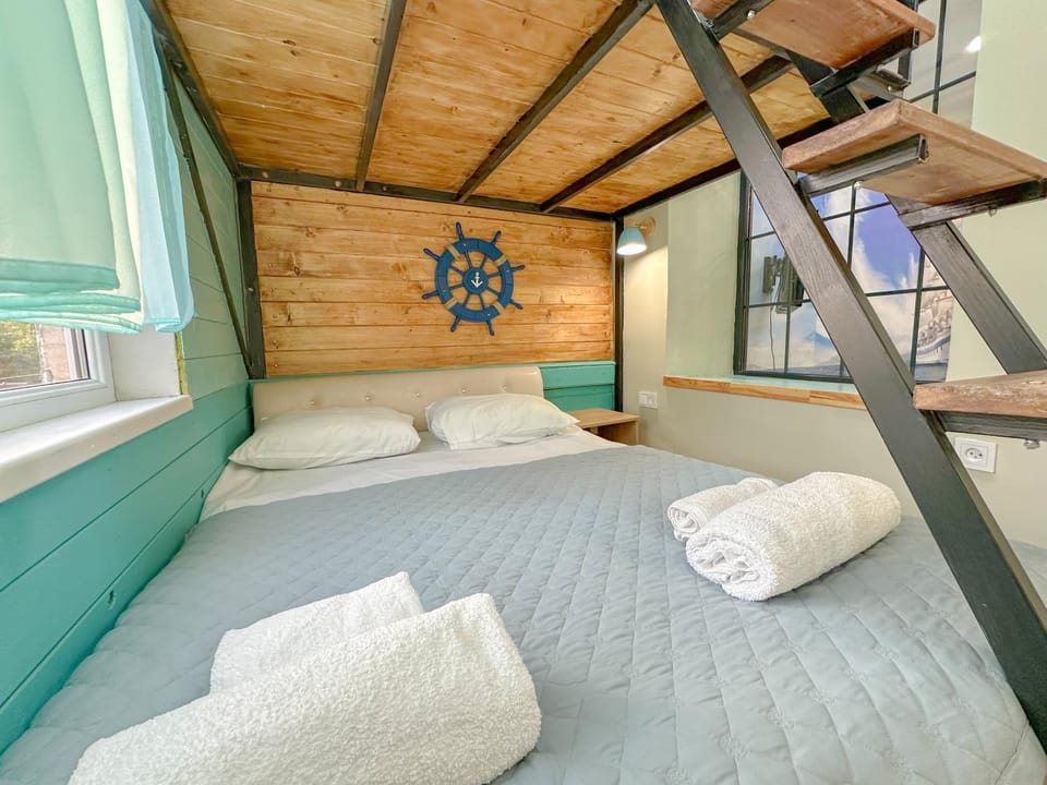 Bed, Bedroom, bunk bed