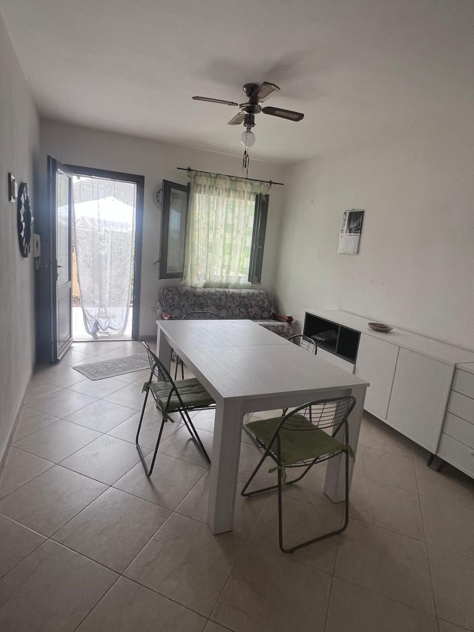 Dining area, kitchen