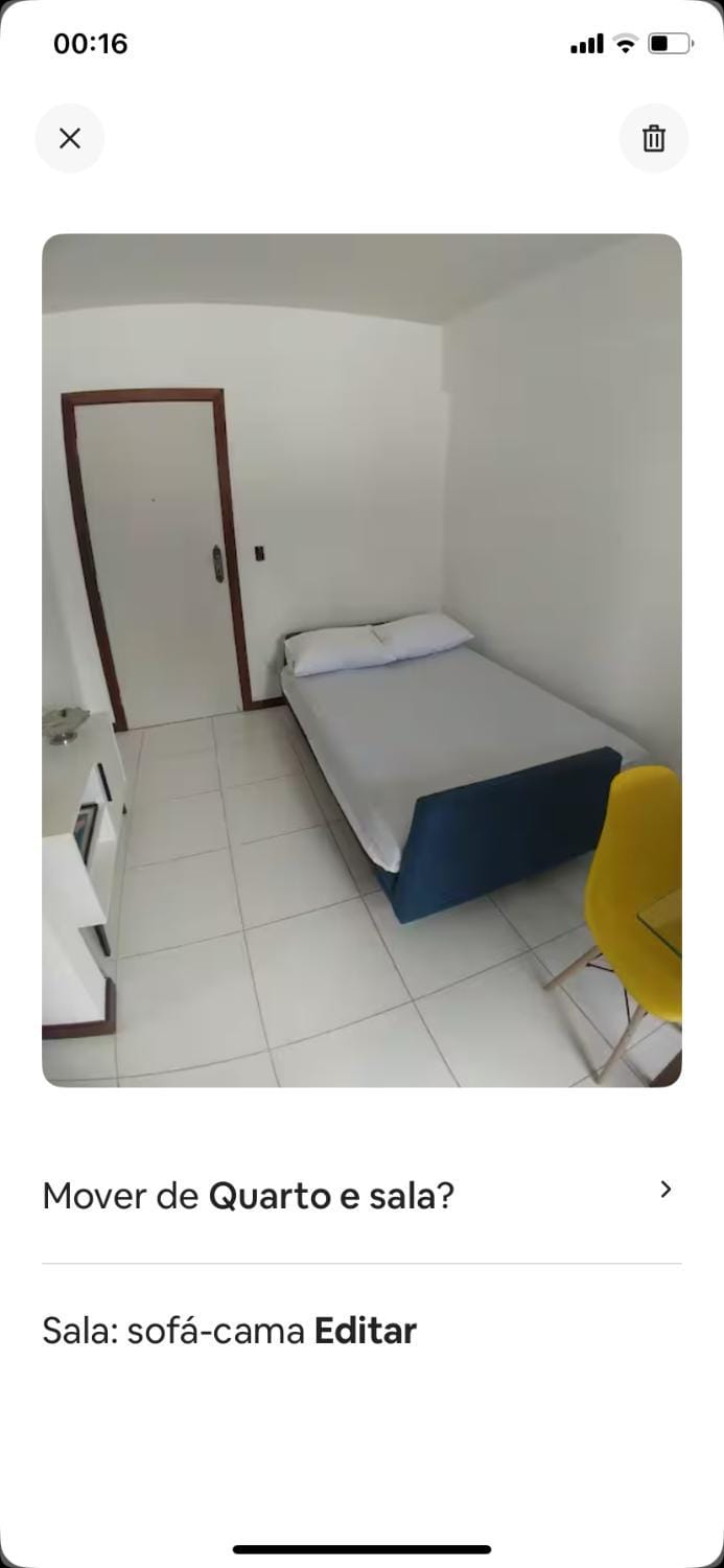 QUARTO SALA EXCELENTE LOCALIZAÇÃO Rua arborizada paralela as praias de Ondina e Barra Próxima ao Shopping Barra com Wifi e garagem própria Apartment in Salvador
