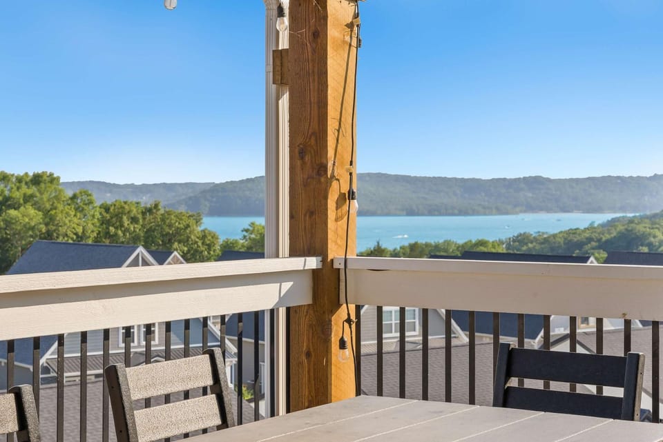Ingallview at Branson Cove Indoor Pool House in Ridgedale