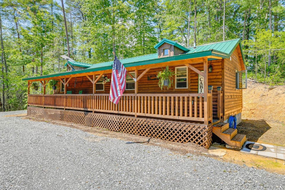 Private + Secluded: Open-Concept Sevierville Cabin Cabin in Sevier County